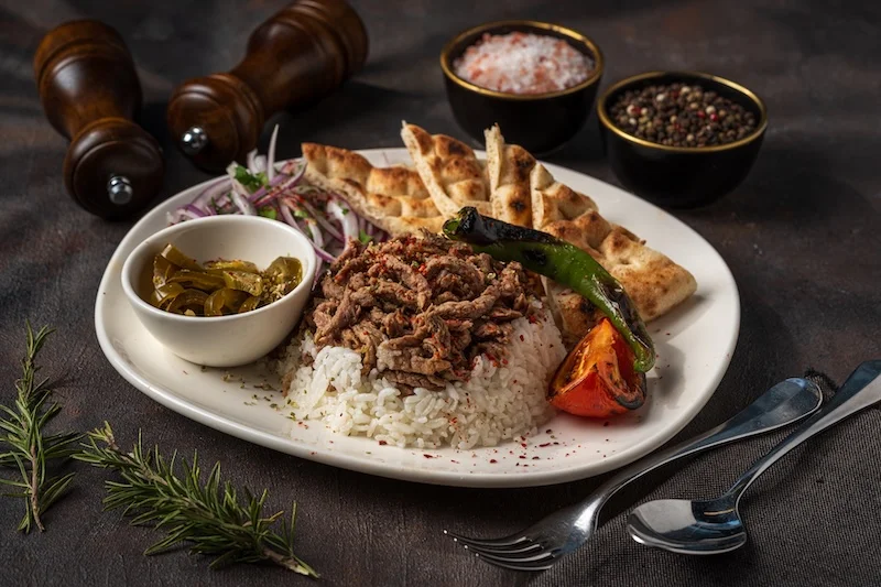 Pilav Üstü Kavurma